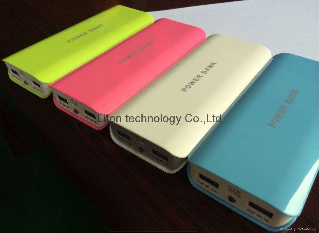 High capacity power bank with two output ports  3