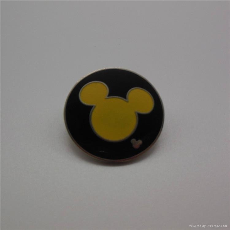 Custom enamel metal button badge