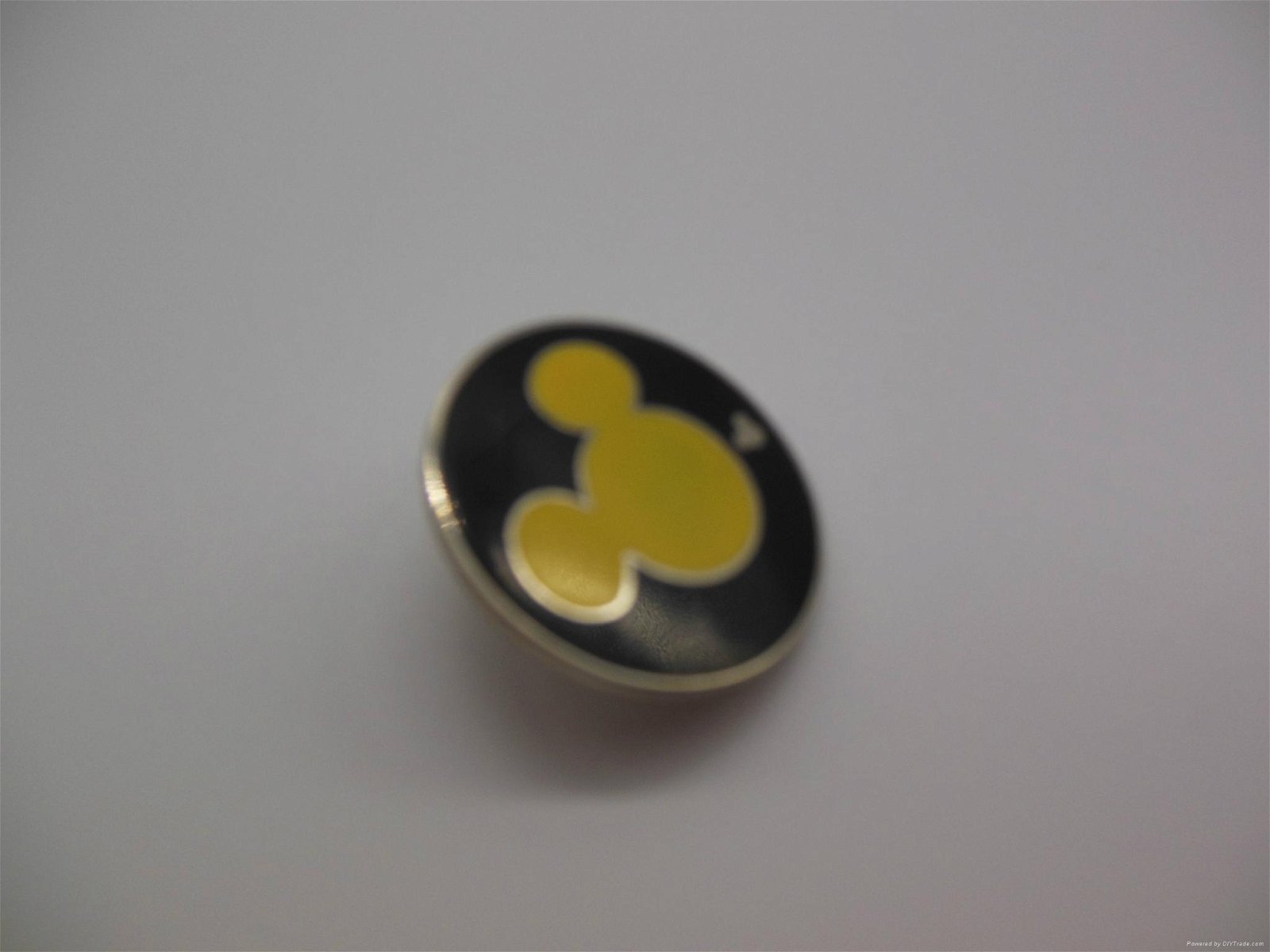 Custom enamel metal button badge 3