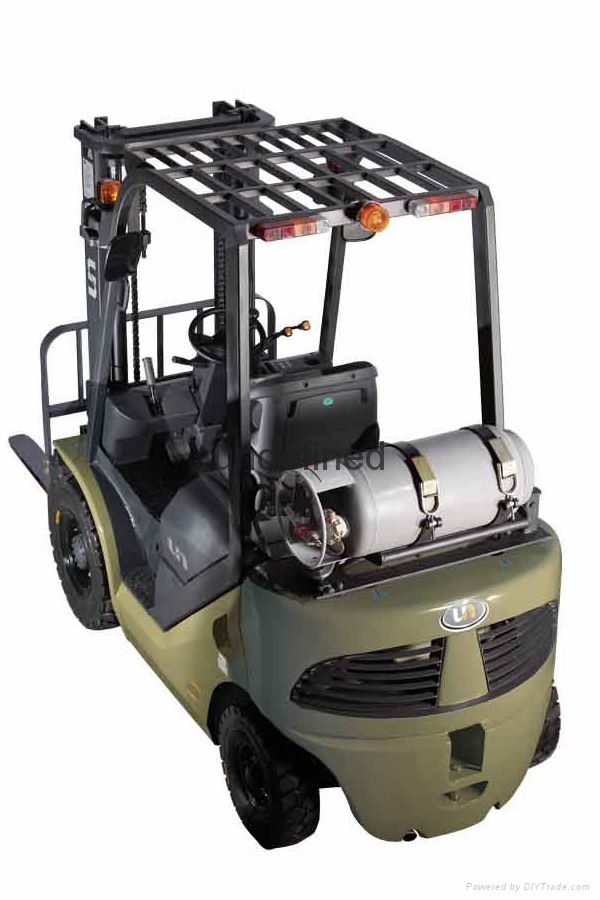 LPG Forklift Truck With Nissan Engine  2