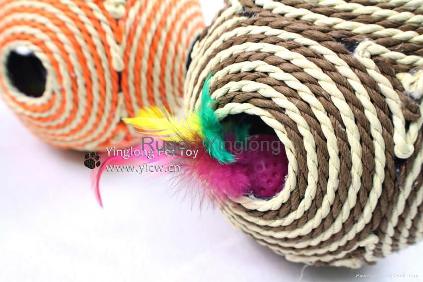 Six-Hole Rope Ball With Sound Scratch Cat Toy 2