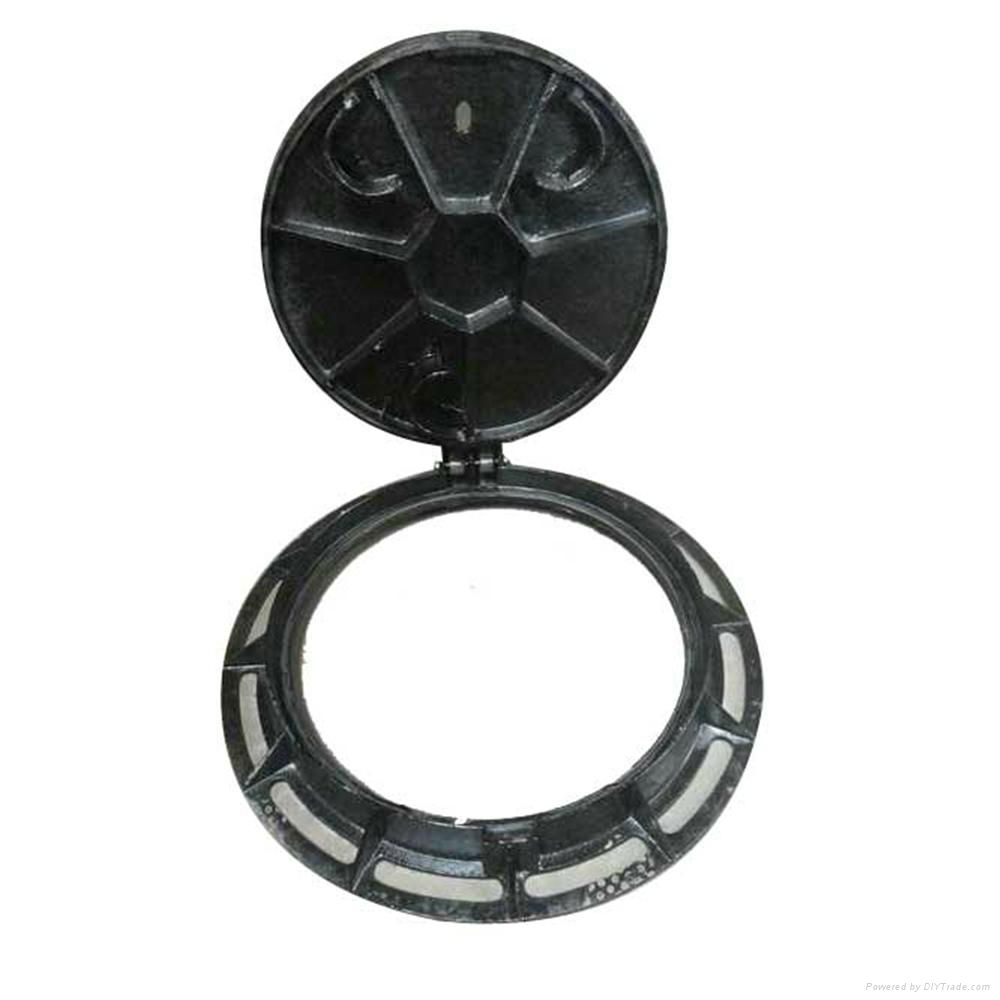 EN124 D400 Ductile Iron Sand Casting Manhole Covers for Roadway Safety 2