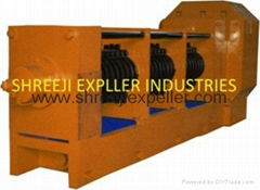 OILSEED EXTRACTION MACHINE