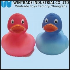 color chaniging rubber bath duck floating