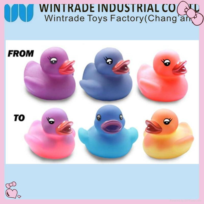 color chaniging rubber bath duck floating 2
