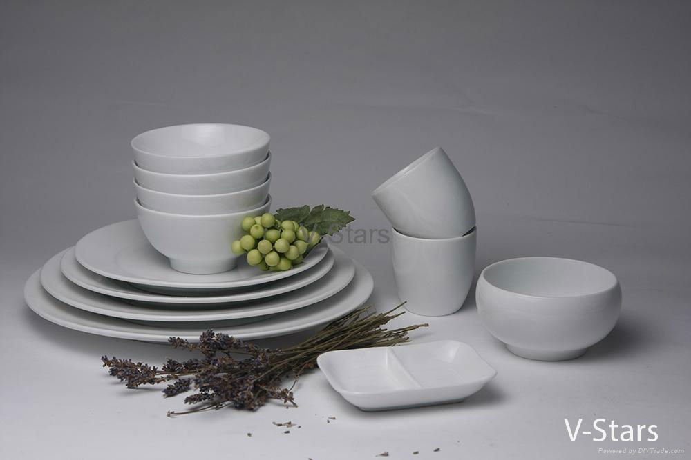 White Dinnerware Set  5