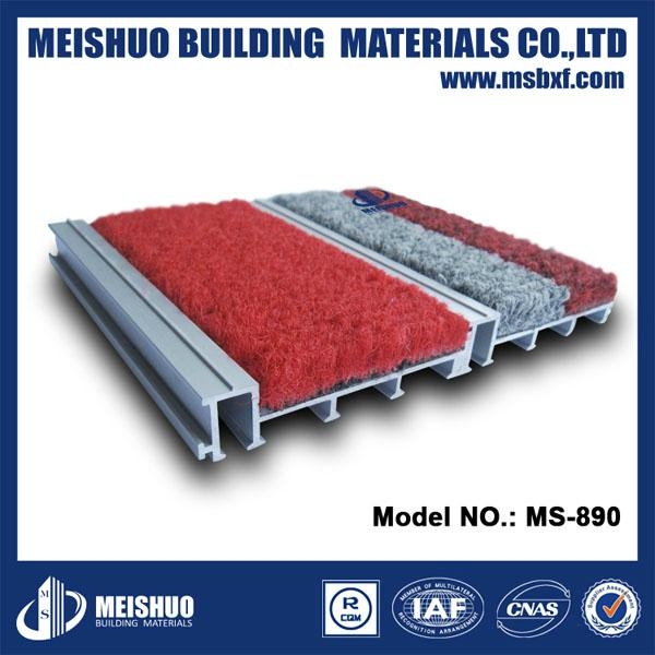 Aluminum entrance mat for dust removal