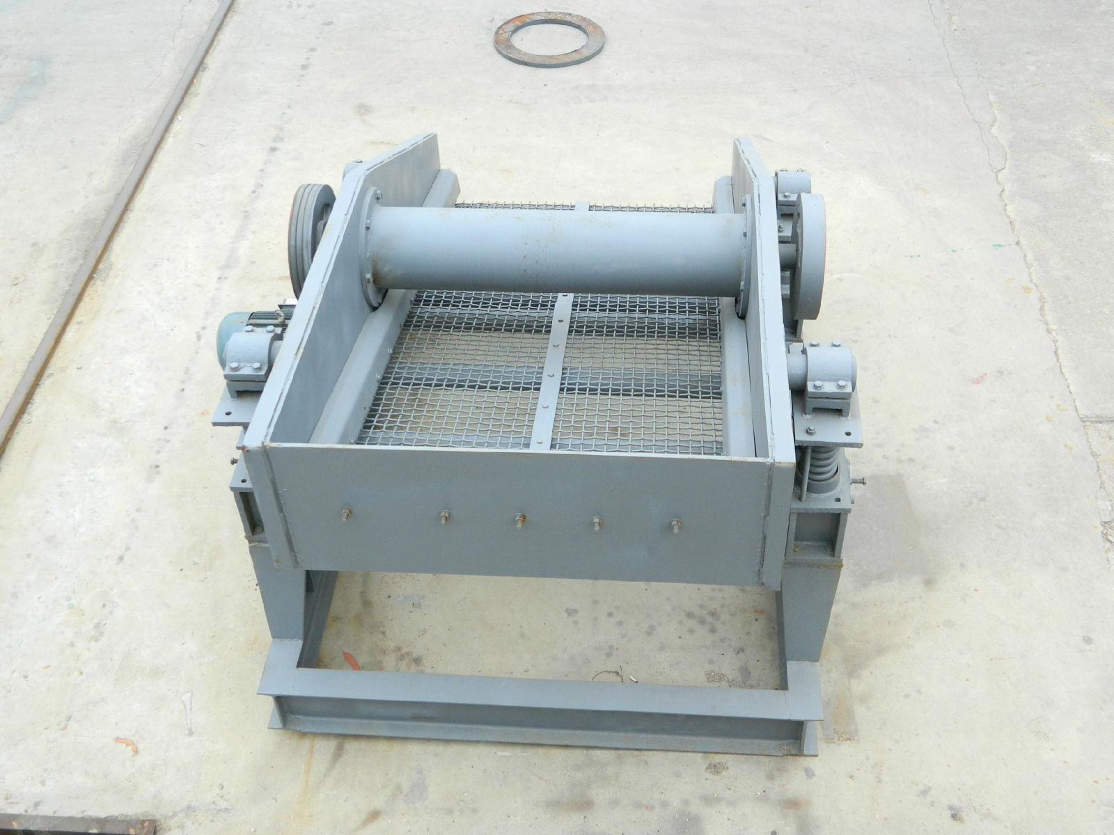  SZZ series self-centering vibrating screen 3