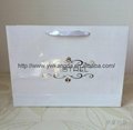 White color card board paper shopping bag with hot stamp logo cheap price