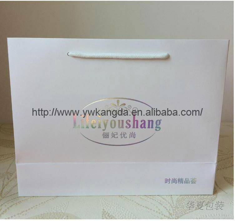 White color card board paper shopping bag with hot stamp logo cheap price 2
