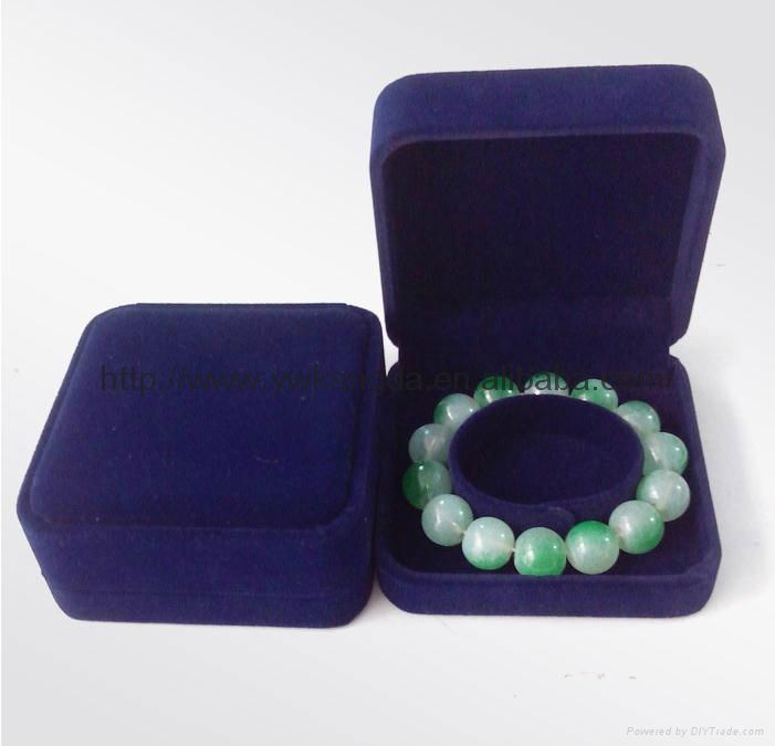 dark blue velvet bracelet box with good quality and competitive price 3