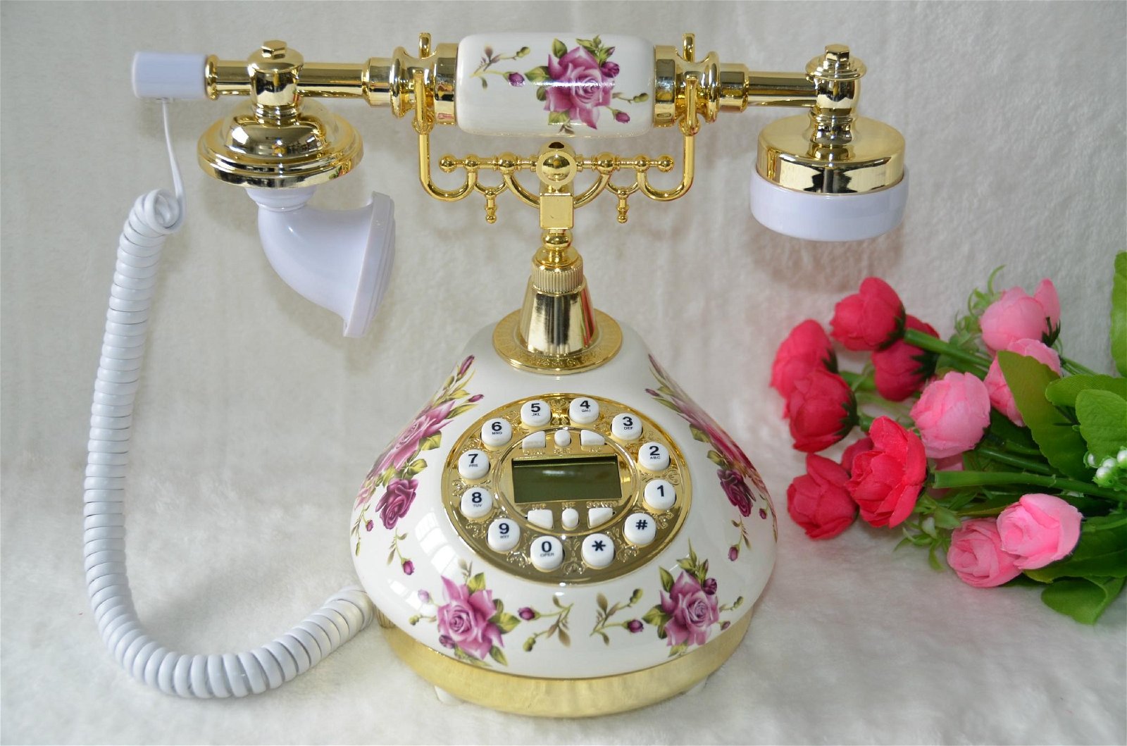 Retro style telephone with mobile call listening function 2