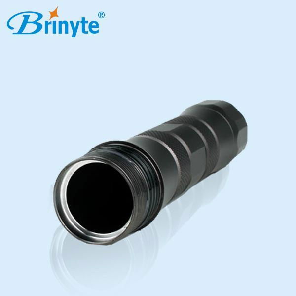 Brinyte portable underwater 200m cree led dive torch