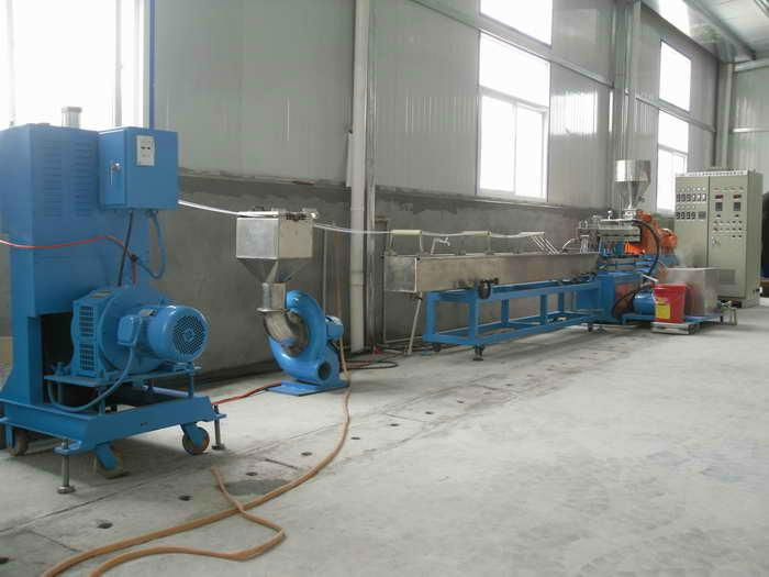 Chemical crosslinking cable material granulator 2