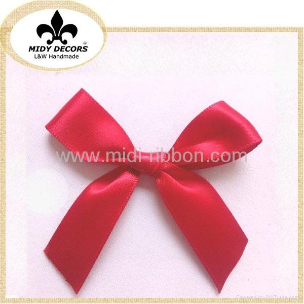 Handmade ribbon bow for packaging 4