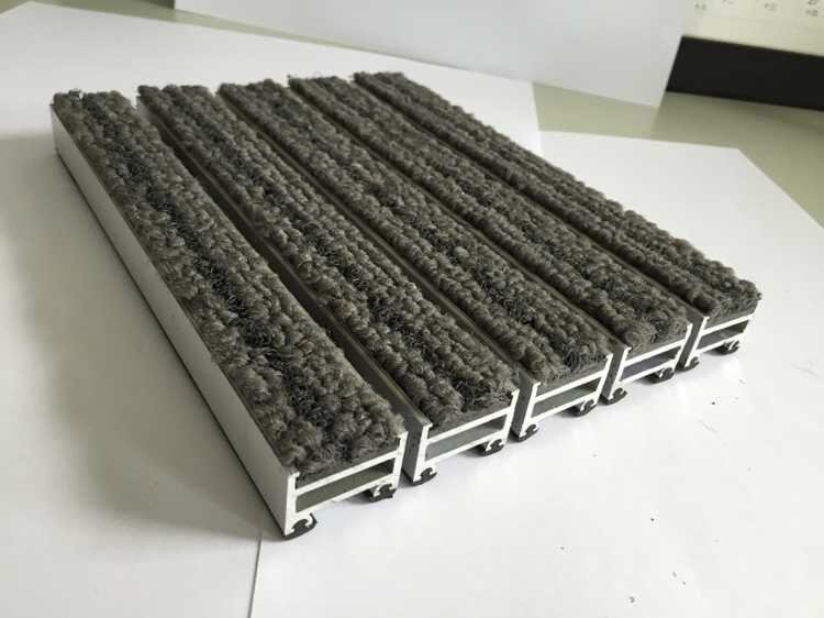 Heavy duty aluminum base 3M carpet floor entrance mat system 4