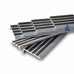 Strongly anti slip many carborundum strip indoor stair tread