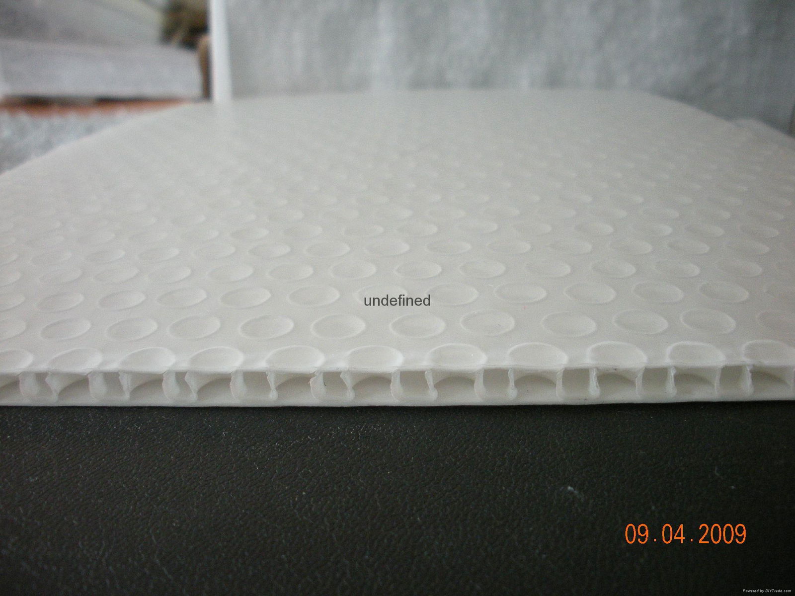 Plastic honeycomb panel production and technology 4