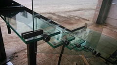 FLOATING GLASS STAIRCASE