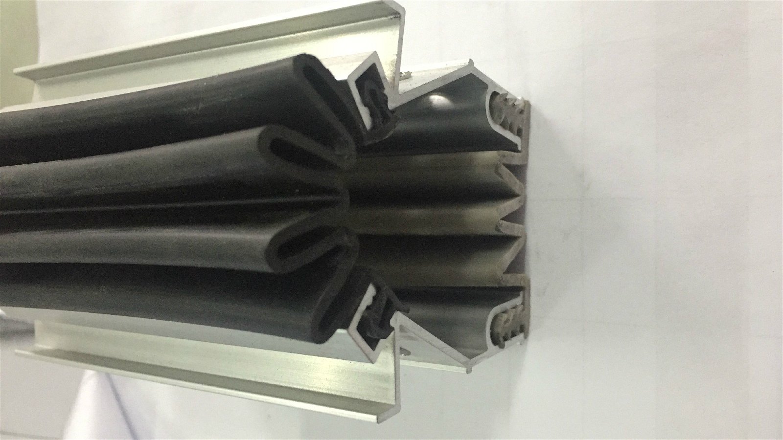 Ceiling wall system aluminum alloy rubber expansion joint