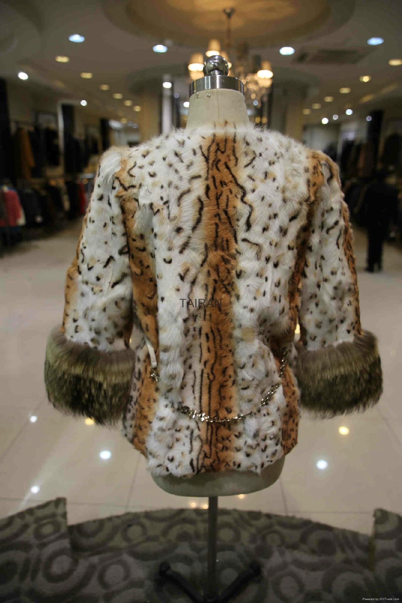Women's printed fur short luxury coat with metal belt
