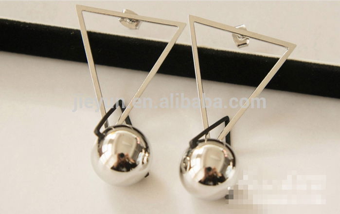 Pure gold double sided pearl earring for Dubai 2