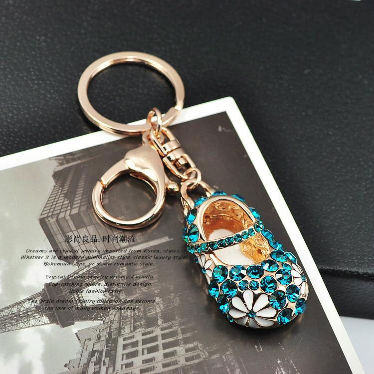 Wholesale crystal mini shoe keychain 3