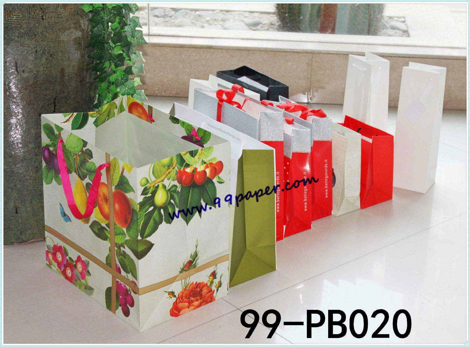 High quality paper shopping carrier 2