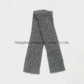 100% acrylic knitting gloves, long size, with cable stitch