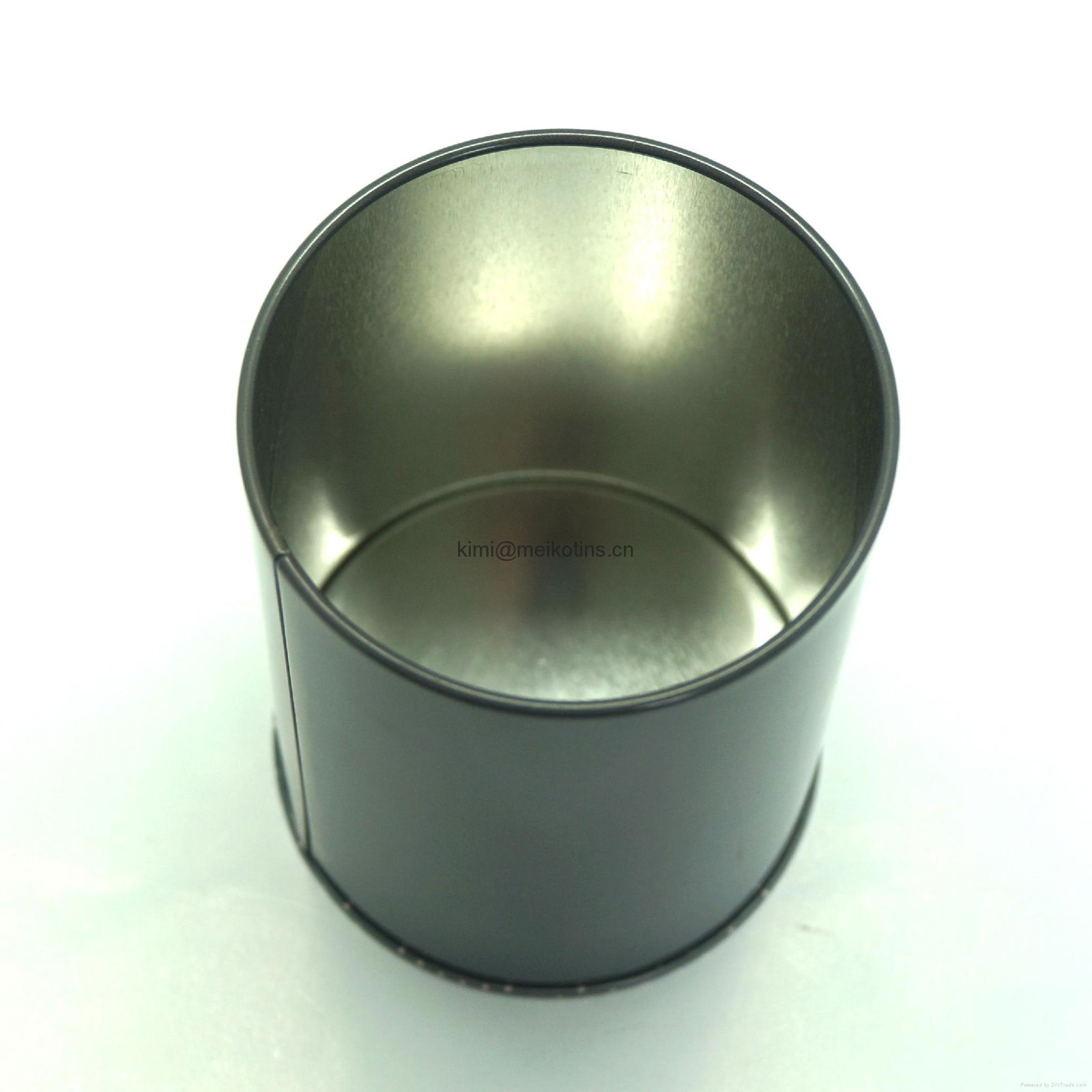 Round tin pencil holder 4