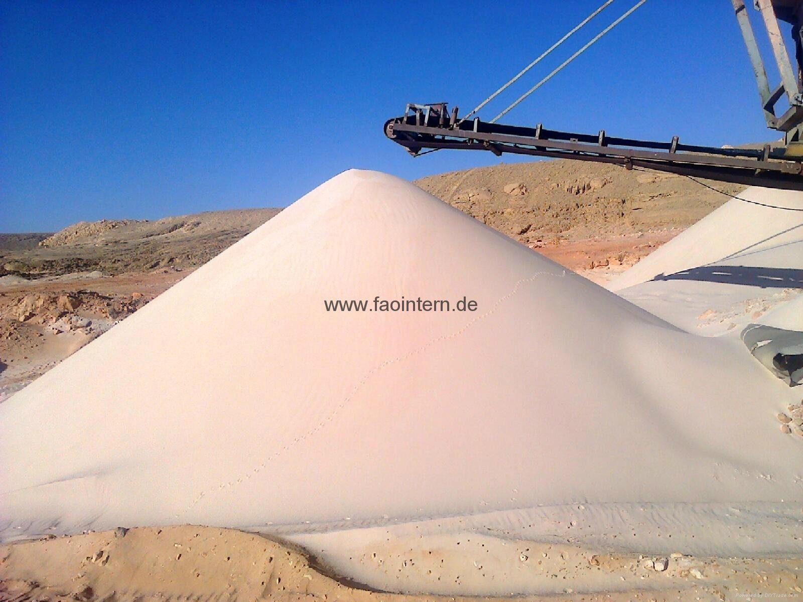 High Quality Silica Sand (Glass Industry – Water Tratment... etc.)!
