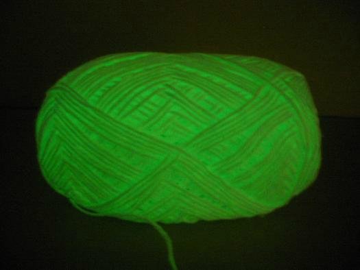 Luminous  knitting  wool
