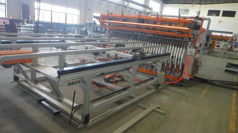 Security fencing mesh welding machine 3