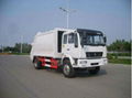 SINOTRUK HOWO 4X2 Garbage Truck 1