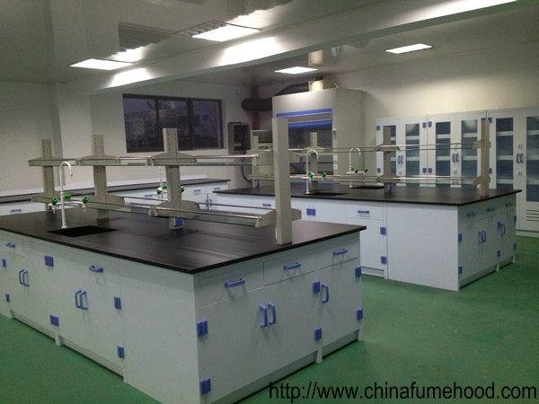 pp lab workbench with pp sink and water faucets 4