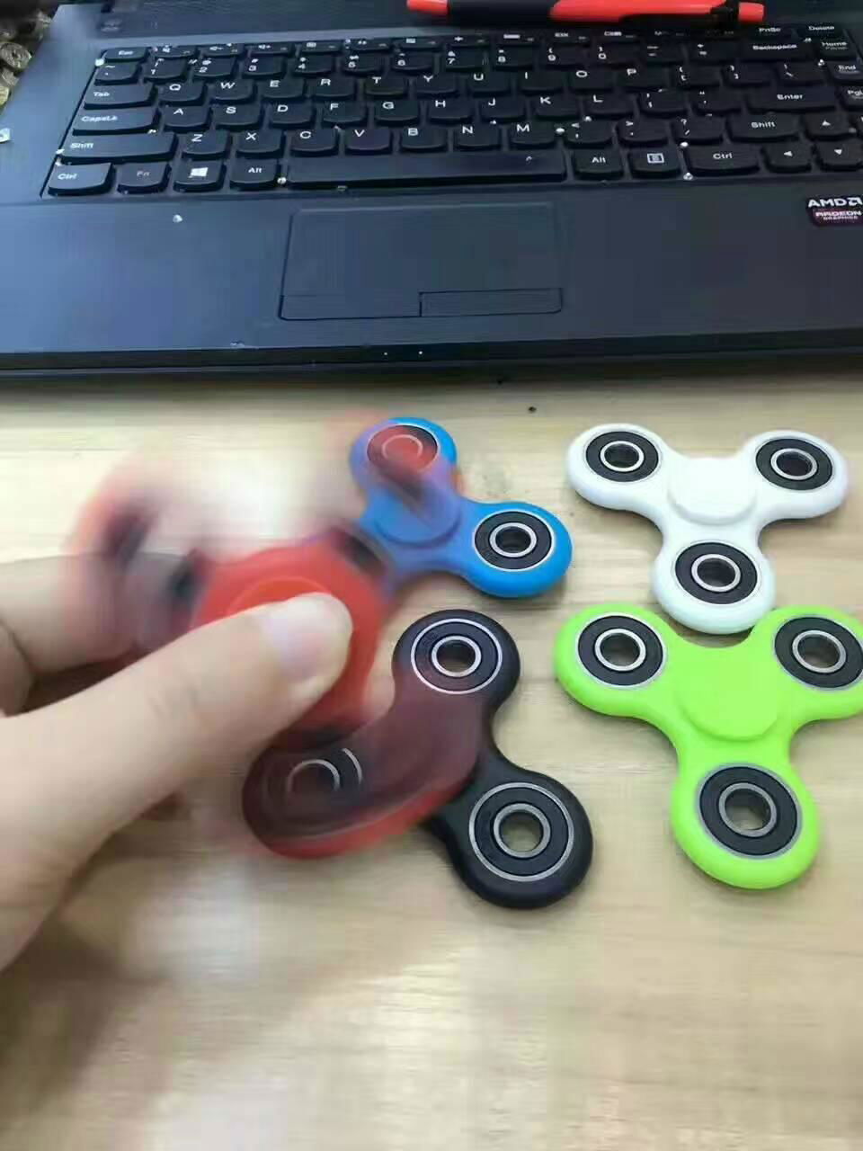 Hot selling hand spinner  Tri Spinner Fidget Finger Spinner Small Toys  2