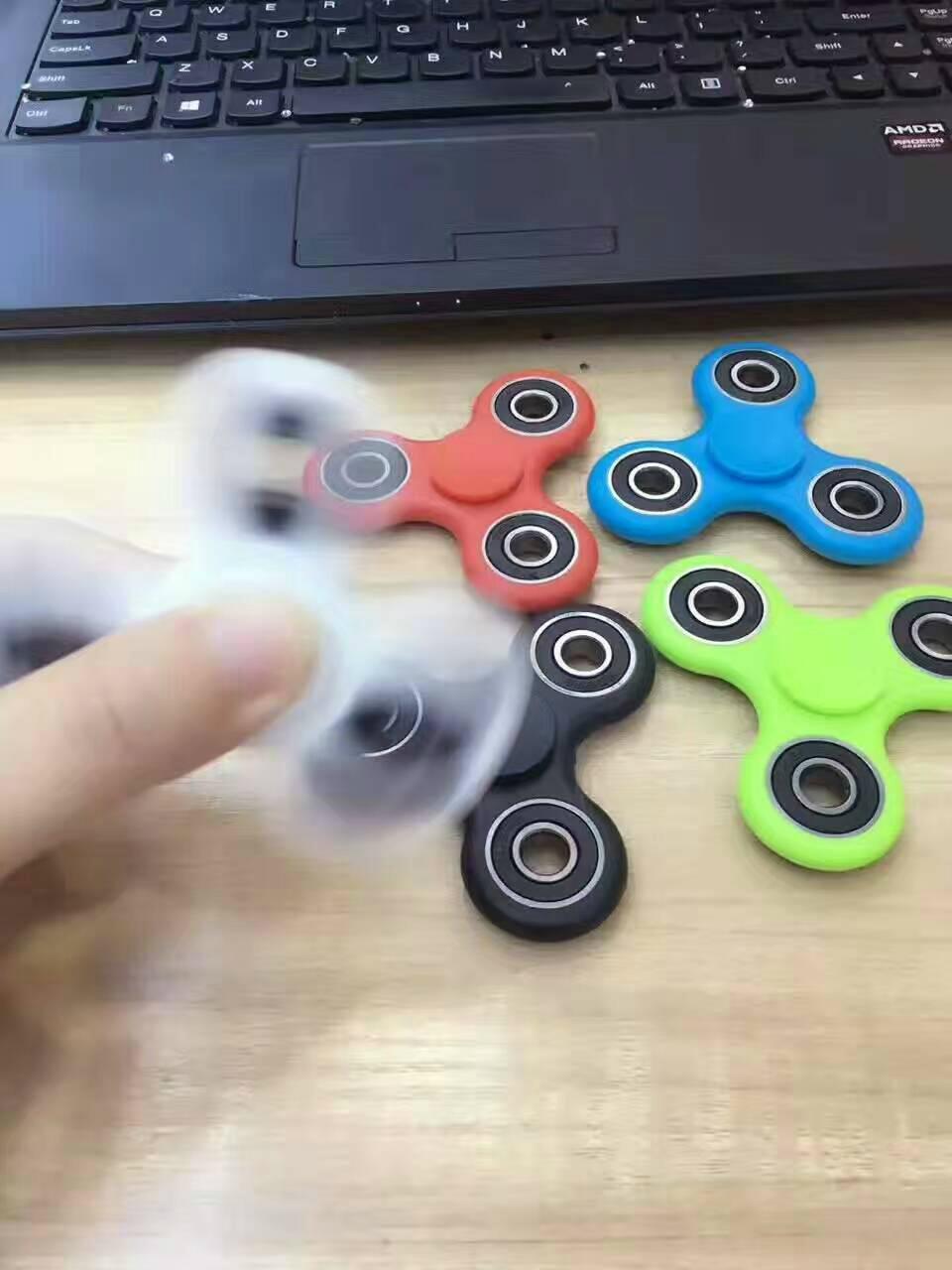 Hot selling hand spinner  Tri Spinner Fidget Finger Spinner Small Toys  3