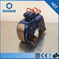 Low profile hydraulic torque wrench for