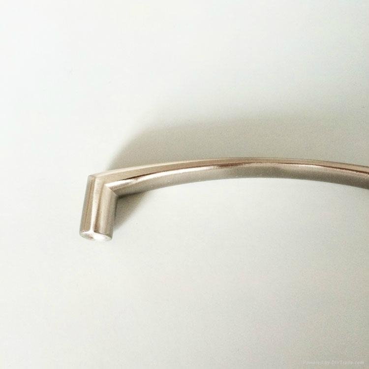 Contemporary arrow shape zinc alloy cabinet pulls c.c:128mm 4