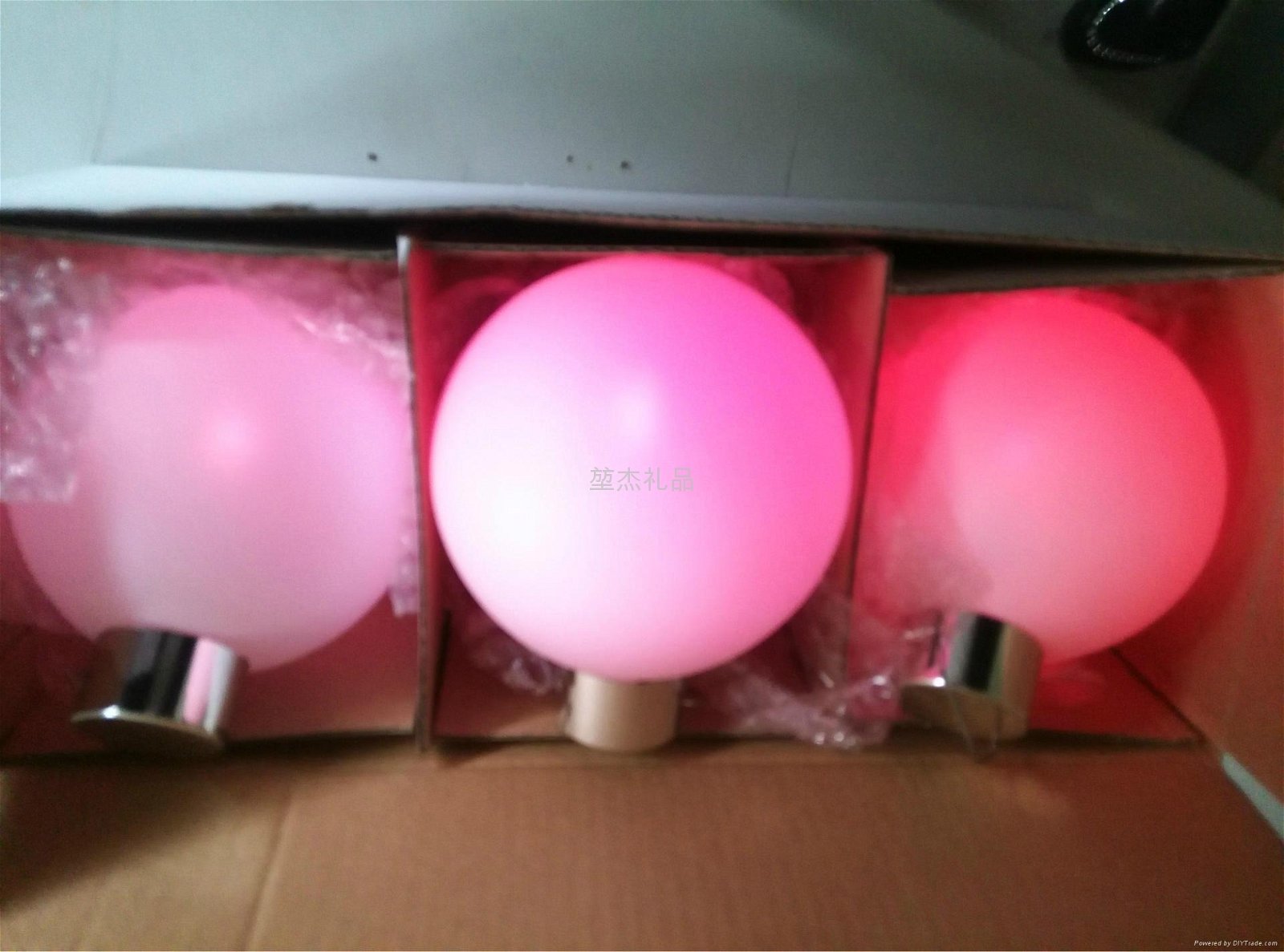 Remote control LED glass Christmas balls (customizable) 4