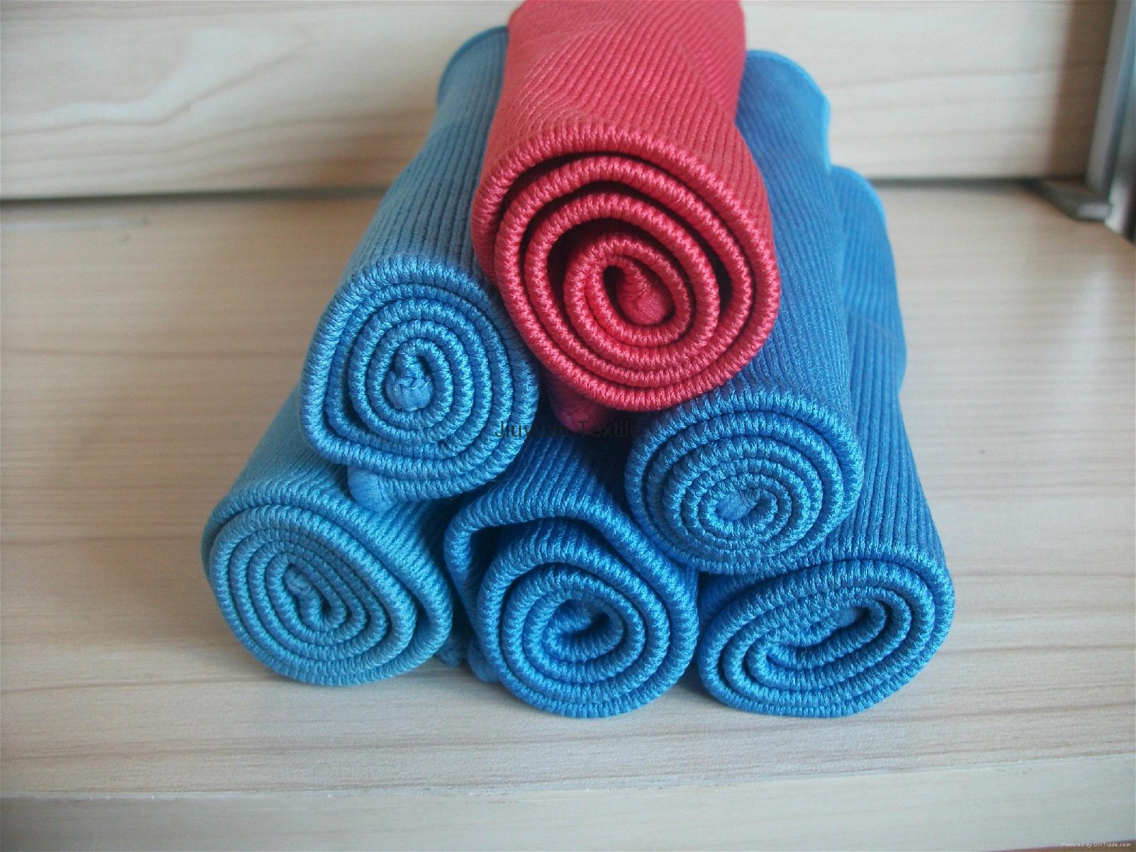 中国厂家直销超细纤维清洁巾