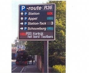 High Definition Scrolling Outdoor Digital LED Traffic Message Signs Installed on