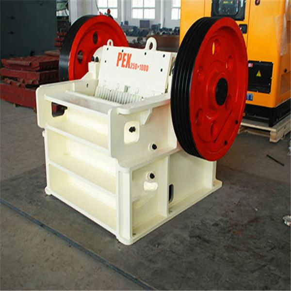stone jaw crusher with foundry or welded structure. 3