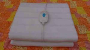 1、 Items:Polyester Electric Heated Blanket  1.Material:100% polyester  2.3 heat  2