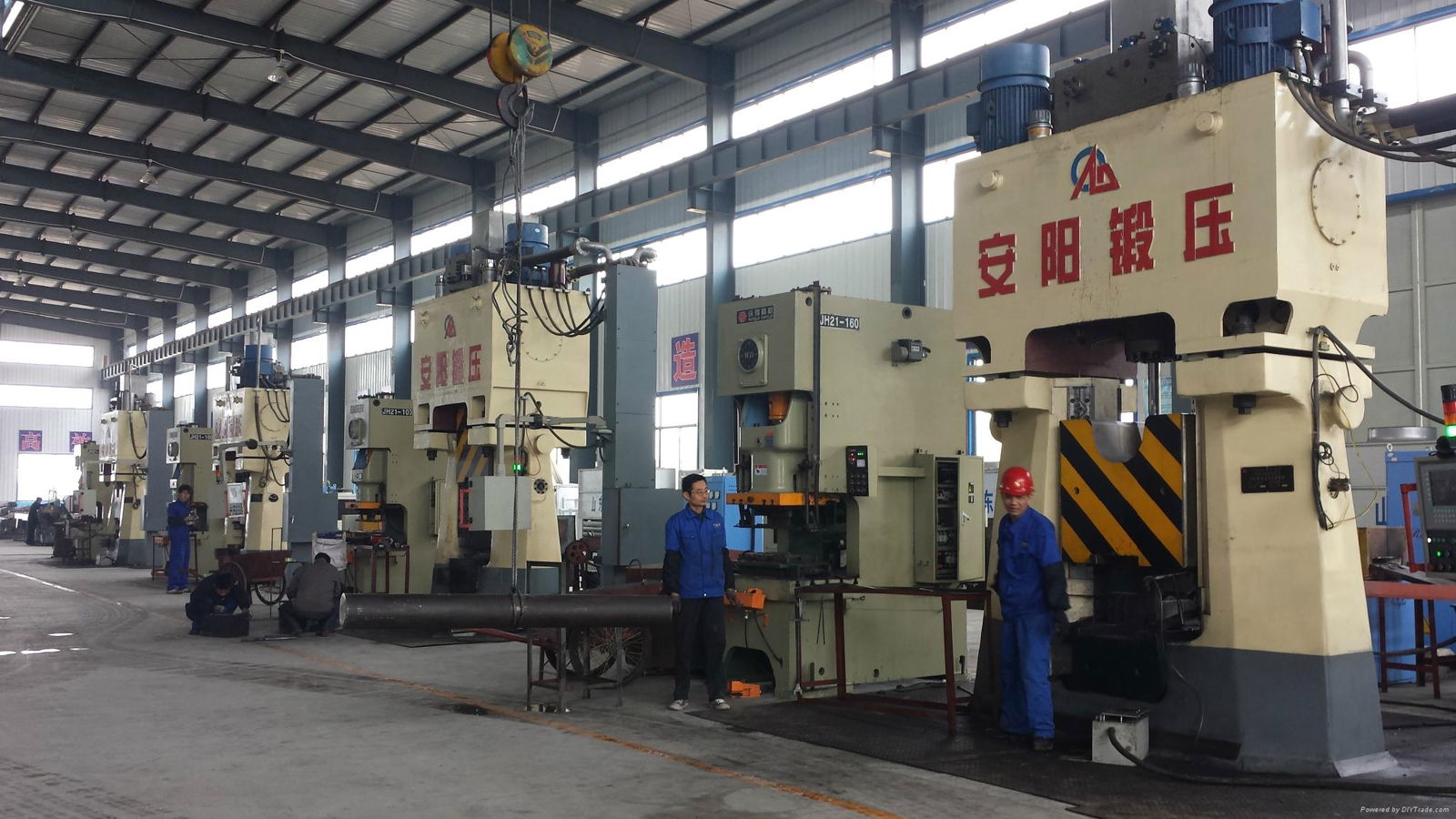 CNC fully hydraulic close die forging hammer 3