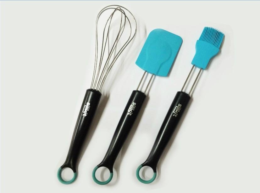 Food grade high quality durable cooking silicone kitchen utensils spatula whisk 