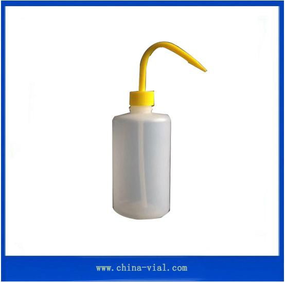 Graduated LDPE Wash Bottle 2