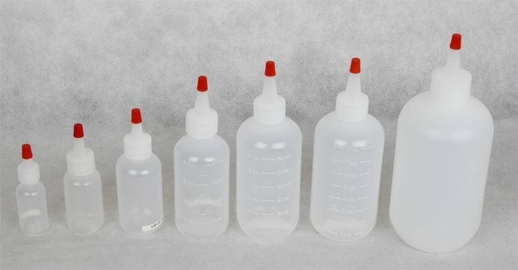 PE Plastic Pointed Mouth Bottle 3