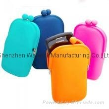 2015 hot selling candy color multifunctional silicone cell phone bag 4