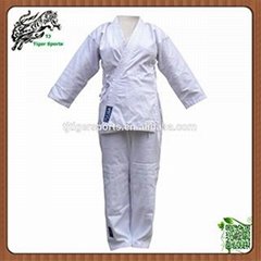 Cheap Light weight twill fabric karate uniforms for women 